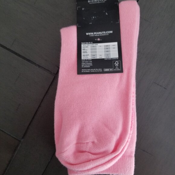 Peanuts Pink Snoopy Crochet 2 Pair Adult Crew Sock Set - Picture 7 of 10